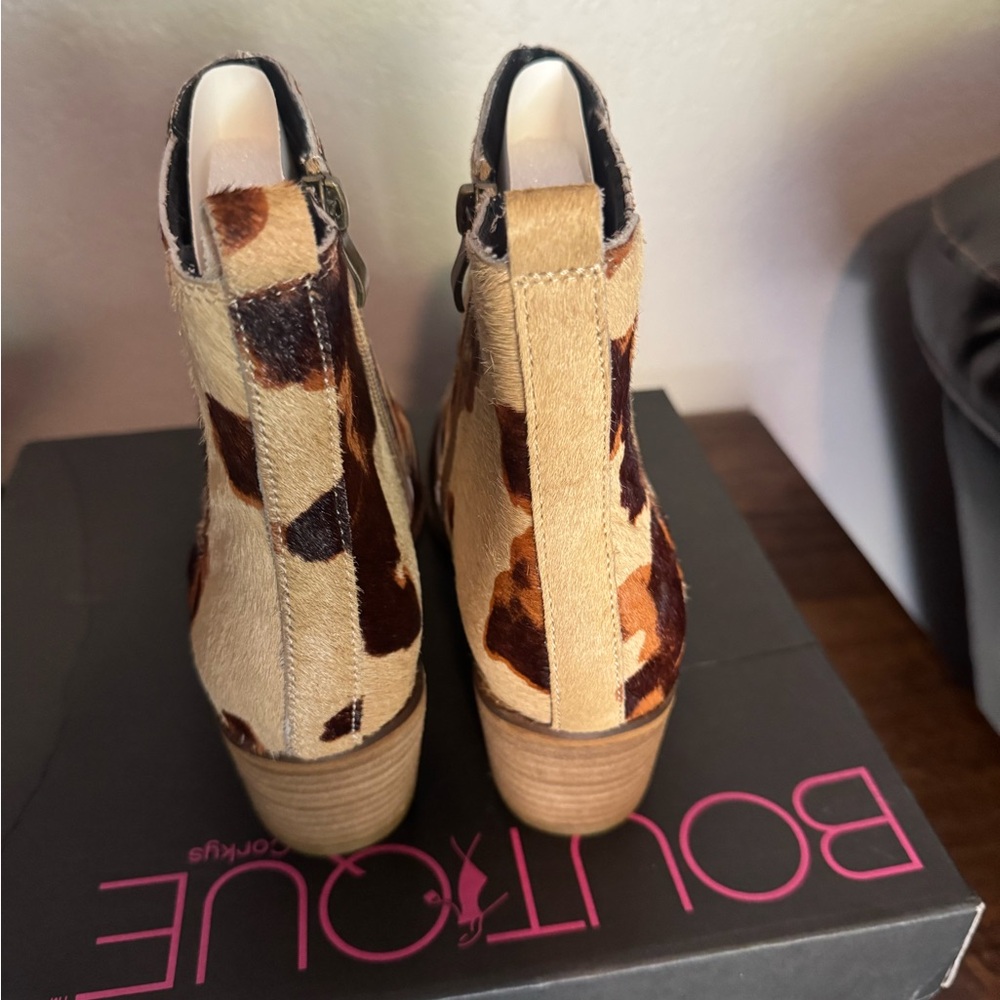 Corkys Women's Tan and Brown Cowhide Ankle Booties - Picture 3 of 4